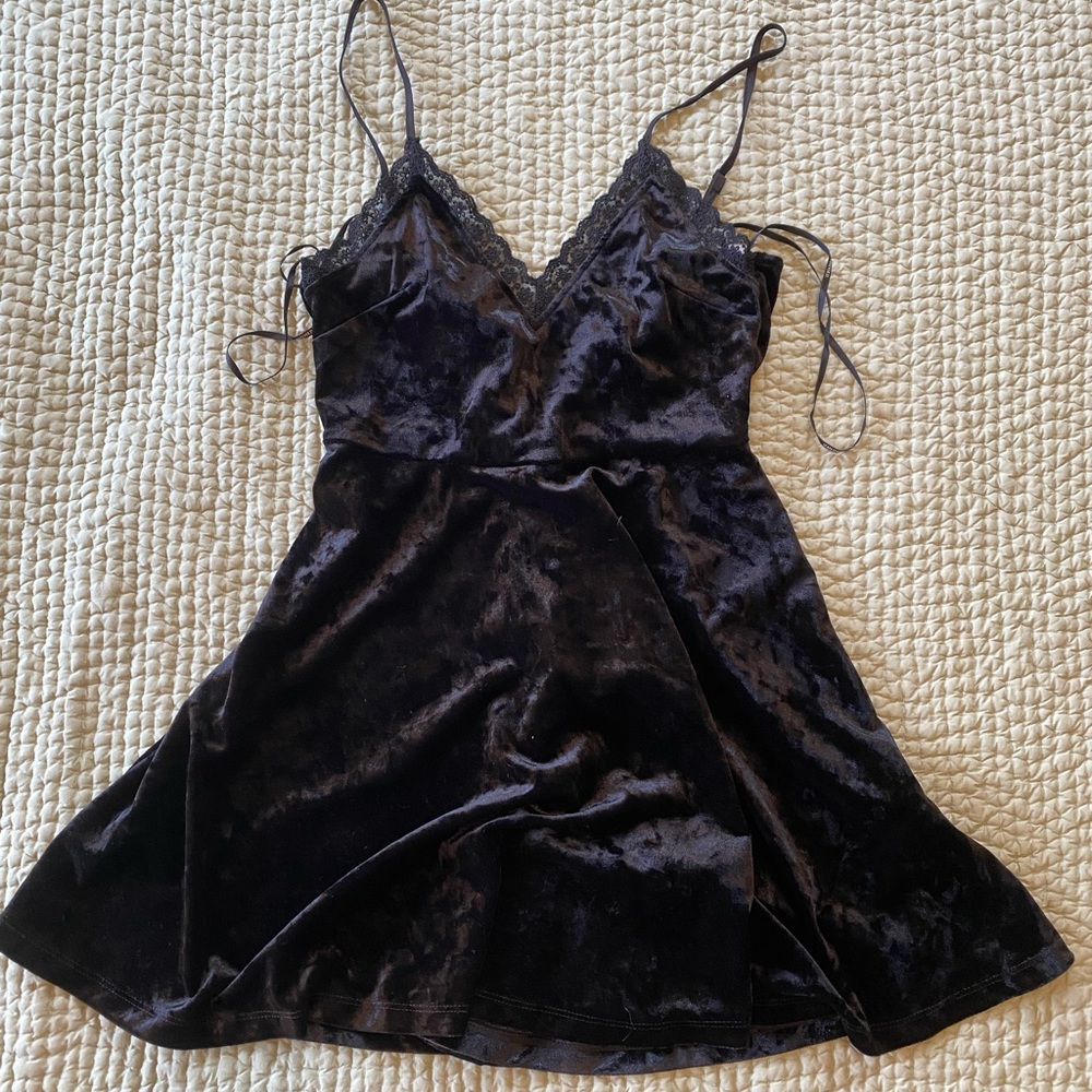 Velvet & Lace Black Dress